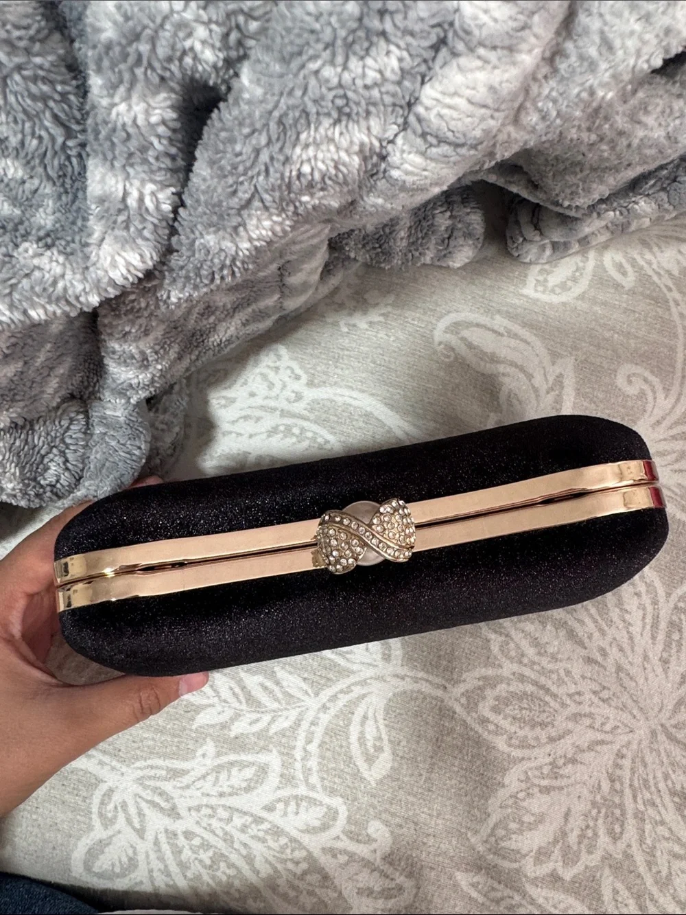 Elegant Black Velvet Clutch with Pearl Accent